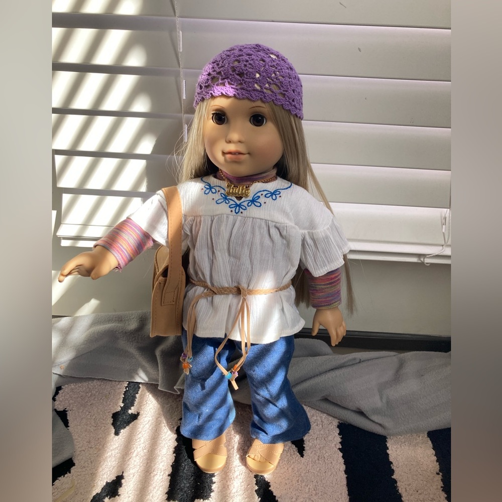 ⭐️AMERICAN GIRL Julie Doll 18’ *retired* meet outfit